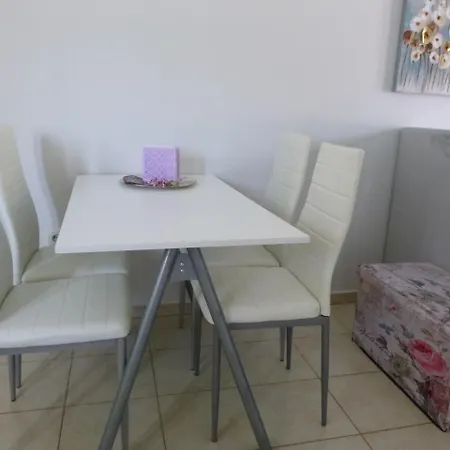 Apartment Paradise *