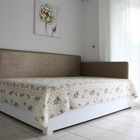 Paradise Apartment